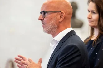 Gröhling vyčítal Dankovi ústupky voči Ficovi a otvorenie parlamentnej schôdze