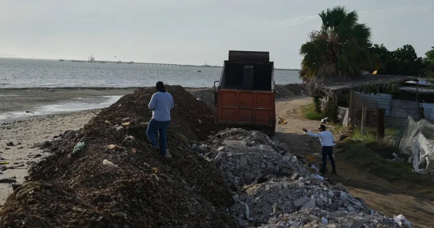 Hurikán Polo zabil v Mexiku dve osoby ešte pred príchodom na pevninu