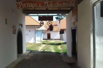 Japonskí turisti obdivujú včely, Slováci zabúdajú na tento kraj plný vína a pokoja