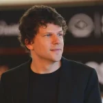 Jesse Eisenberg: Terapeut mi vraví, že nemusím zomierať. Ja viem, že trpieť treba
