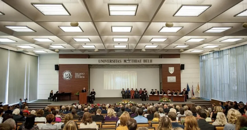 Klatika a Michalka stiahli z výučby Právnickej fakulty Univerzity Mateja Bela