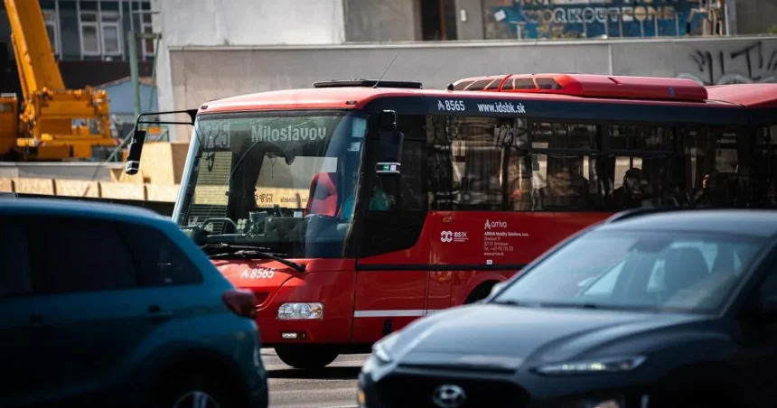 Kraje sú pripravené znížiť cestovné v regionálnej autobusovej doprave