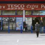 Kto prevezme slovenské Tesco? Finálna dvojica známa, karty by zamiešali odlišne