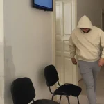 Lukáš: Mučenie na stanici trvalo tri hodiny. Už je doma z väzenia, má náramok