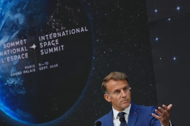 Macron podporil európsky program pilotovaných vesmírnych letov