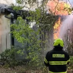 Mestu zhorel exekučný sklad, nešlo o technickú poruchu. Ohrozený bol aj okolitý les