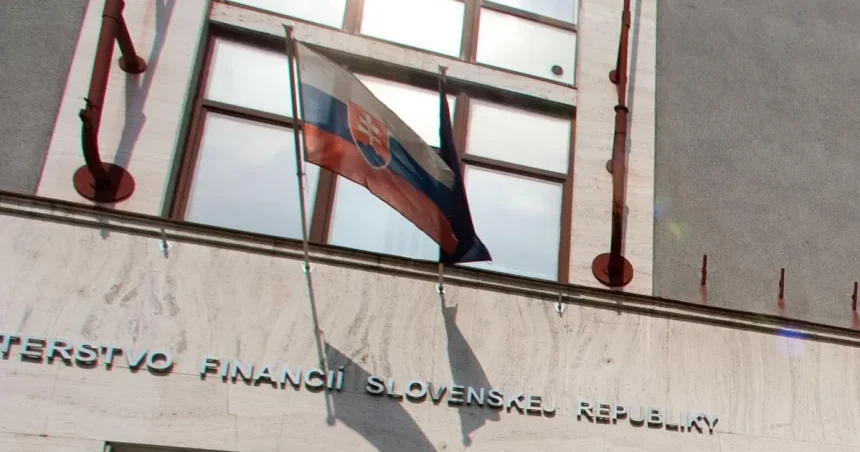 Ministerstvo financií predpokladá rast výdavkov v budúcom roku