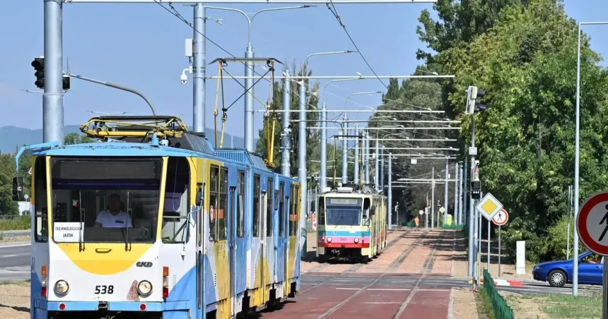 Modernizovaná trať na Jazere má kolaudačné rozhodnutie, električky začnú jazdiť od októbra
