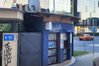 Nákupné centrum spoplatnilo toalety, len v hotovosti. Väčšina mestských je zadarmo