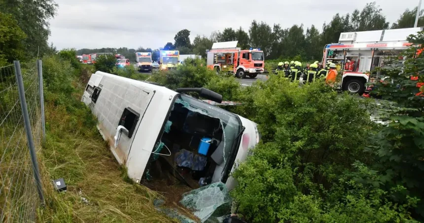 Nehoda turistického autobusu vo Švajčiarsku si vyžiadala niekoľko obetí