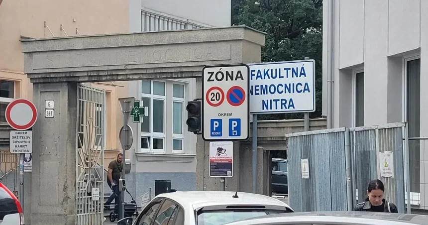 Nemocnica vo sviatočnom režime, autobusy ako v pracovný deň