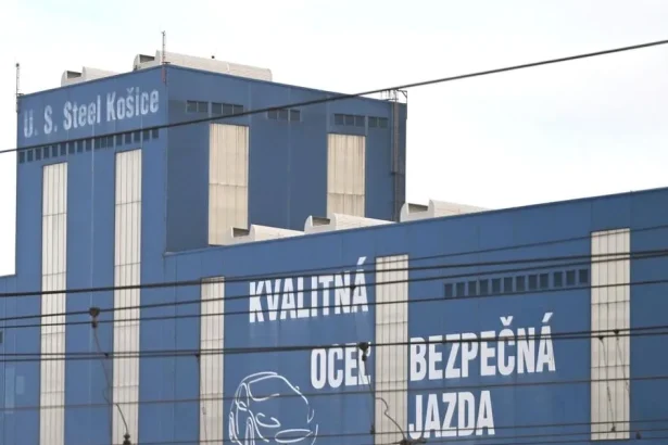 Nippon Steel získava podiel v košickej oceliarni