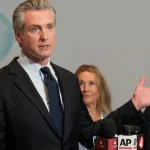 Obľúbený kalifornský guvernér z radov demokratov