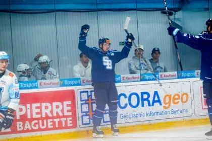 Päste, tresty a hučiaca aréna: Slovan zvíťazil u majstra, Nitra vypískala Bučeka