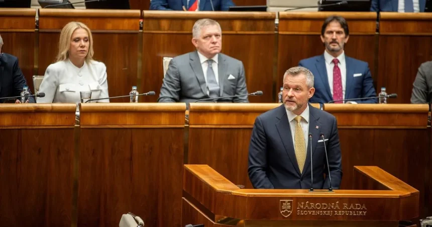 Pellegrini v parlamente ostro kritizoval opozíciu, koalícia mu tlieskala trikrát