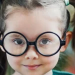Po prázdninách si deti opäť sadli do školských lavíc, no bez zdravých očí je škola ťažká