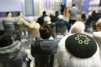 Poľský europoslanec Braun prišiel o imunitu pre popieranie holokaustu