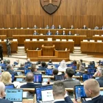 Poslanci parlamentu ukončili svoje rokovanie rozsiahlou diskusiou