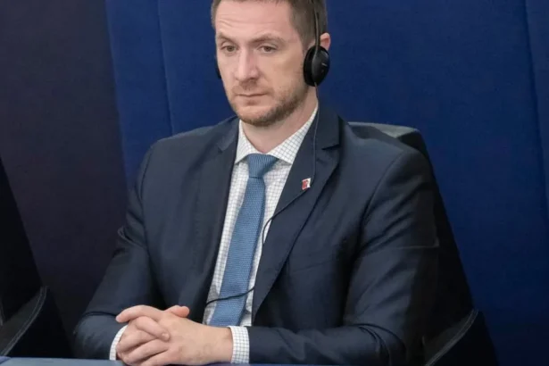 Prečo nás prekvapuje zisk Republiky? Je to výsledok Ficovej nezvládnutej politiky