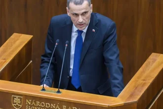 Premiér použil štvavé výroky, ktoré vyvolali vlnu kritiky