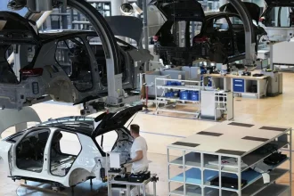 Priemyselné výrobné ceny v auguste stúpli medziročne o viac ako 3 %