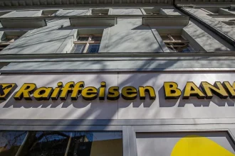 Raiffeisen čelí novým obvineniam z pomoci Putinovi. Matka Tatra banky hrozí súdmi