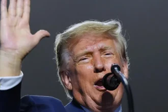Republikáni prisahali vernosť Trumpovi, zjazd bol plný bizarností