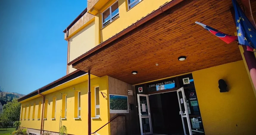 Riaditeľka sa postavila útočníkovi sama za zatvorenými dverami