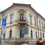 Roky známy ako Dom politických strán. Posledný pavlačový dom v meste ožíva