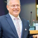 Šefčovič: Bez zníženia dovozu ocele o polovicu hrozí zatváranie pecí