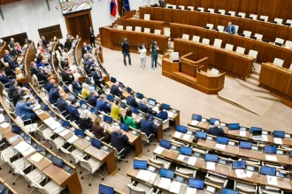 Slovensko zaostáva v zavádzaní smerníc EÚ do zákonov