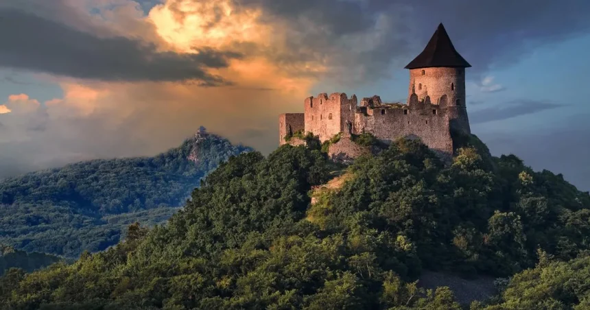 Sopečný skvost na hranici získa lákavé novinky. Dotknú sa aj vyhľadávaného hradu