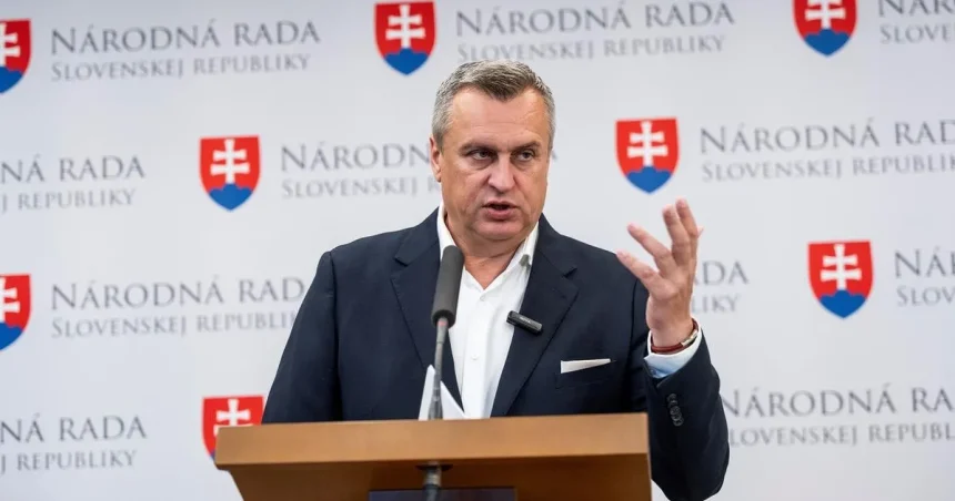 Späťvzatie návrhu na odvolanie Tarabu je podľa SNS porušením koaličnej zmluvy