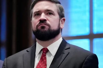 Spojenec amerického prezidenta opúšťa čelo FBI, vracia sa k rodine