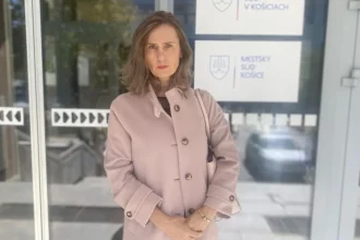 Súd dal dcéru matke, tá ju 7 rokov nevidela, je s otcom v Rusku