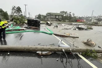 Tajfún Dujuan ochromil Japonsko: zrušené stovky letov, hrozba rekordných zrážok