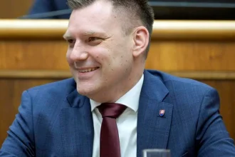 Taraba svoju stávku vyhráva. Stále je ministrom a Kuffa ním ešte nie je