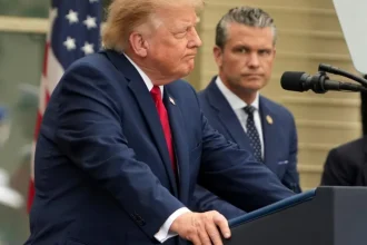 Trump pred Pentagónom pripomenul obete z 11. septembra a obhajoval útoky na Irán