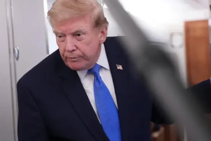 Trump zakázal CNN, MS NOW a Politico vstup do Bieleho domu