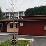 V bratislavskom Ružinove začali proces odstraňovania čiernej stavby.