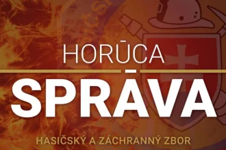 V Čadci horí strecha supermarketu, zasahuje osemnásť hasičov