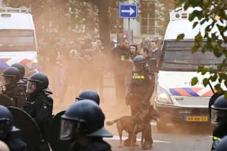 V Haagu sa polícia dostala do stretu s protestujúcimi