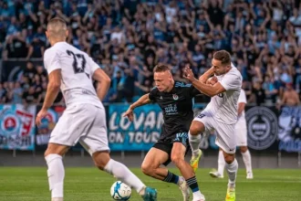 V Nitre padol divácky rekord. Slovan sa trápil, Stoch zažil ovácie aj piskot
