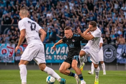 V Nitre padol divácky rekord. Slovan sa trápil, Stoch zažil ovácie aj piskot