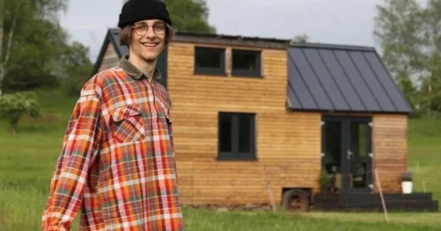 Vďaka úsporám a YouTube si mladý Radek postavil dom namiesto platenia nájmu
