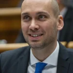 Vláda podľa opozície naďalej nerobí nič s vysokými cenami pohonných látok