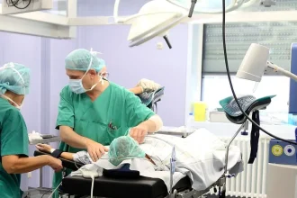 Vo Varšave zaviedli box na výdaj tabletiek na prerušenie tehotenstva