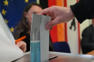 Voľby v dvoch spolkových krajinách rozhodnú o budúcnosti Merza