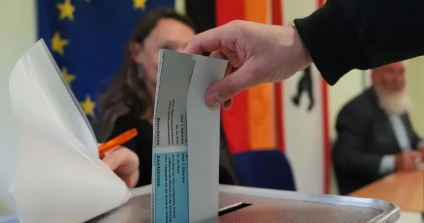 Voľby v dvoch spolkových krajinách rozhodnú o budúcnosti Merza
