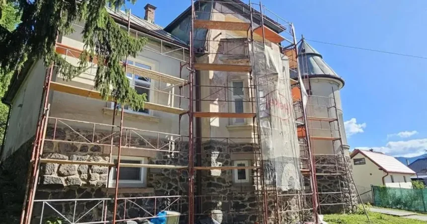 Zámok Klubu dôchodcov v Handlovej prechádza opravou, hotovo má byť do konca októbra